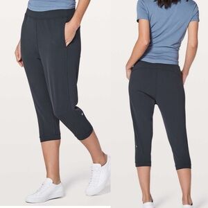 Lululemon Rejuvenate Crop *18" Blue Tied